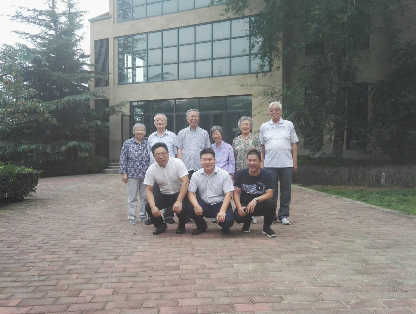 &#20247;&#24425;&#23448;&#32593;&#45;&#40;&#20013;&#22269;&#41;&#32929;&#20221;&#26377;&#38480;&#20844;&#21496;