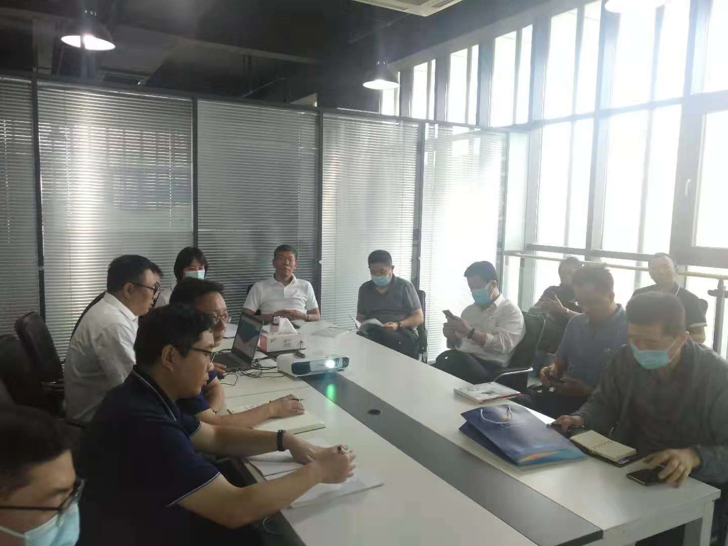 &#20247;&#24425;&#23448;&#32593;&#45;&#40;&#20013;&#22269;&#41;&#32929;&#20221;&#26377;&#38480;&#20844;&#21496;